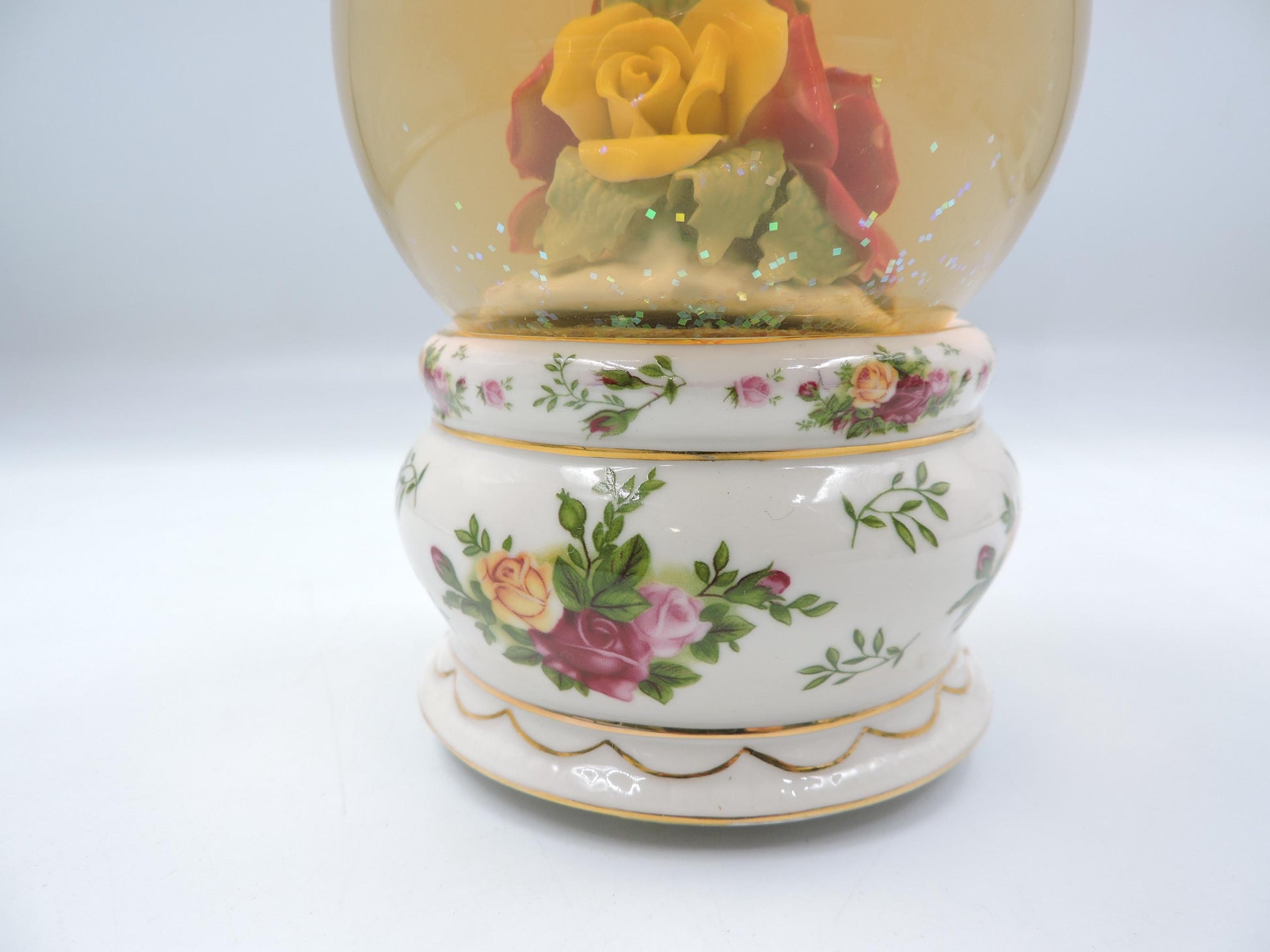 Royal Albert Old Country Roses Musical Snow Globe