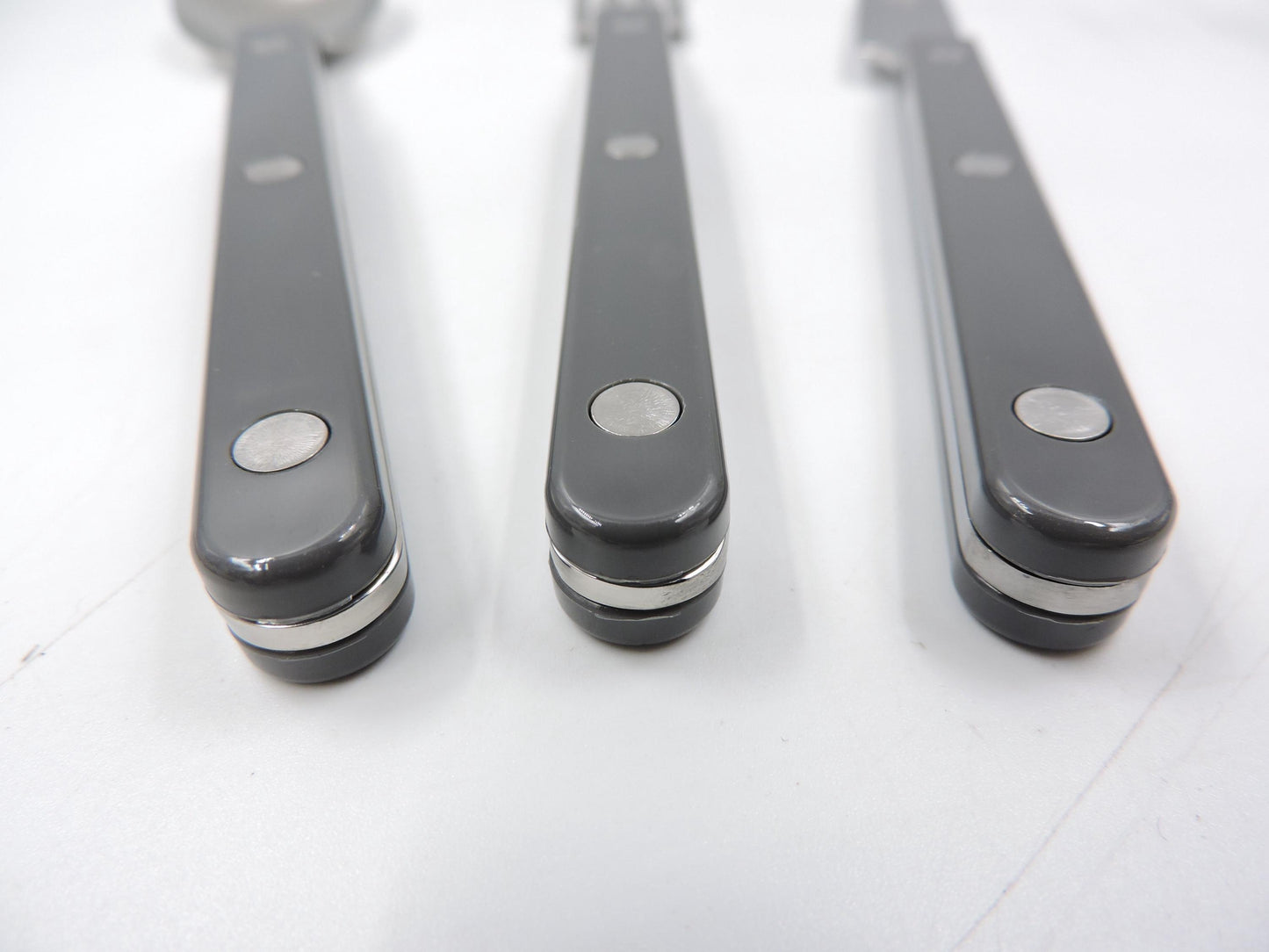 Sabre Bistrot Flatware – 3‑Piece Set , Dark Grey