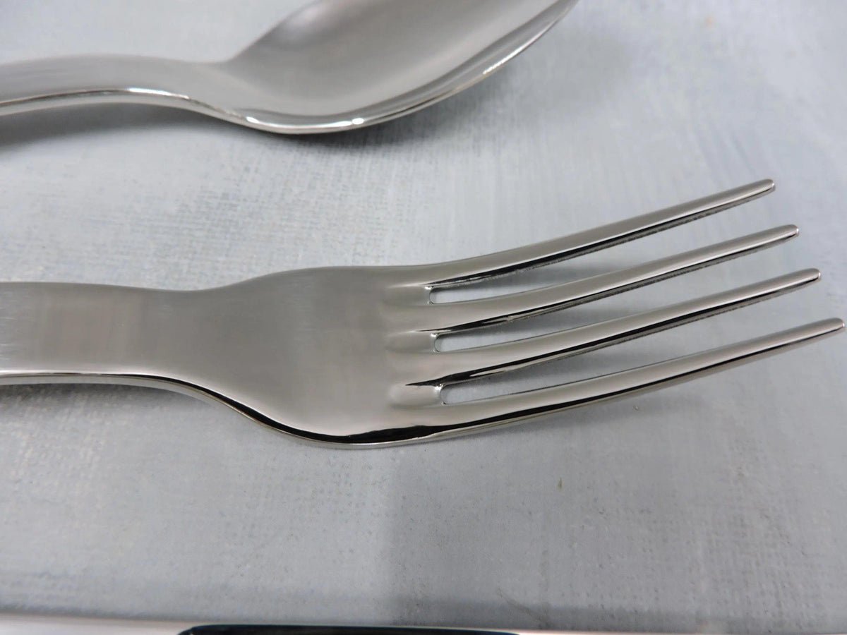 Sabre Bistrot Flatware – 3‑Piece Set , Ivory