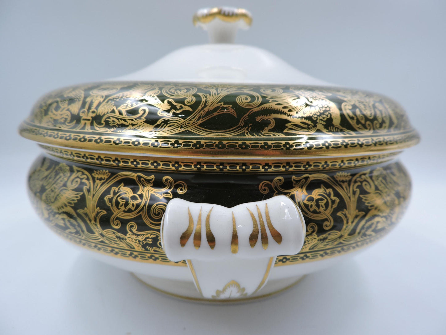 Wedgwood Florentine Green Gold W4170 Round Covered Vegetable Bowl - Crack