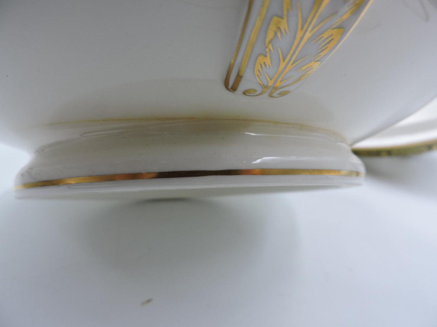 Wedgwood Florentine Green Gold W4170 Round Covered Vegetable Bowl - Crack