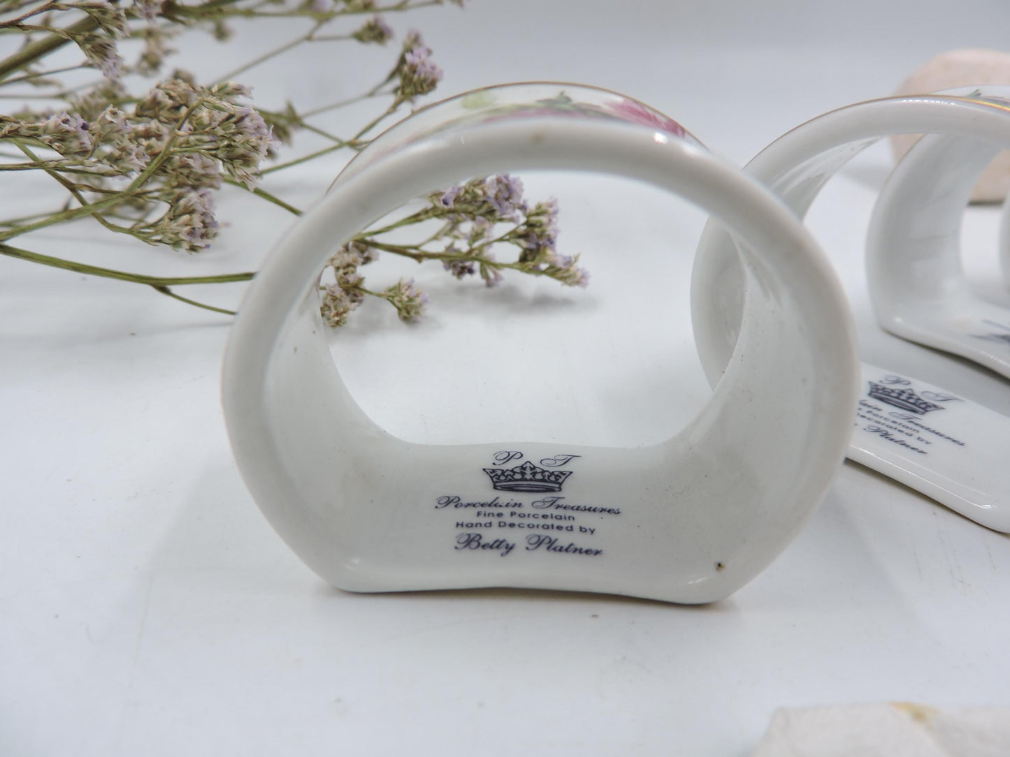 Porcelain Treasures Napkin Holder 4-Piece Set