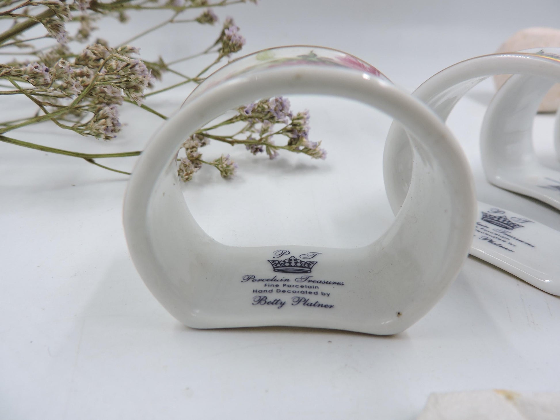 Porcelain Treasures Napkin Holder 4-Piece Set