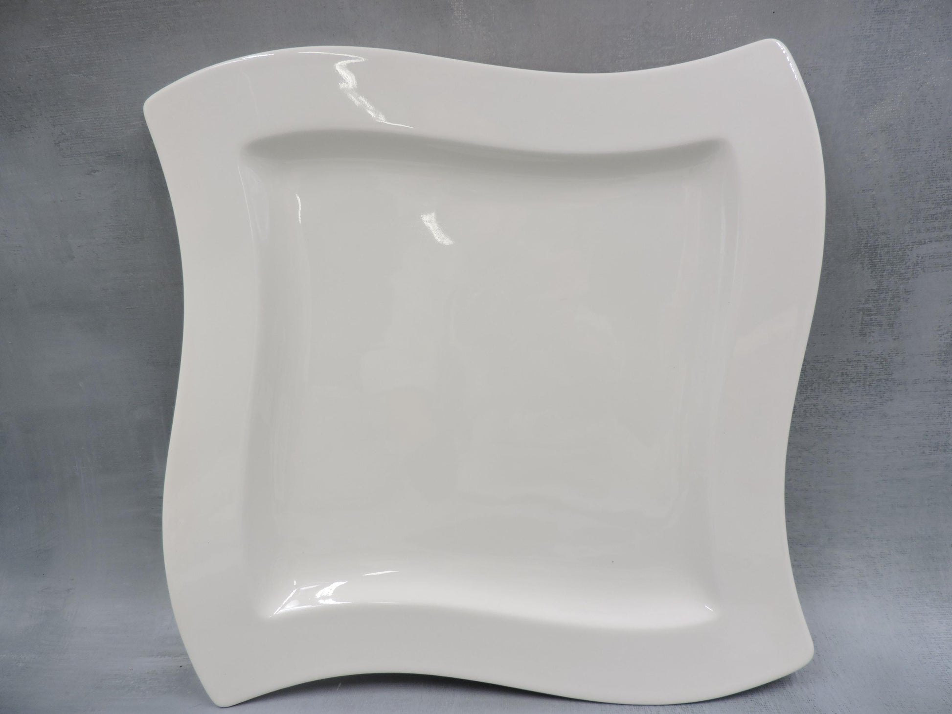 10-2525-2647 Villeroy and Boch New Wave Square Salad Plate