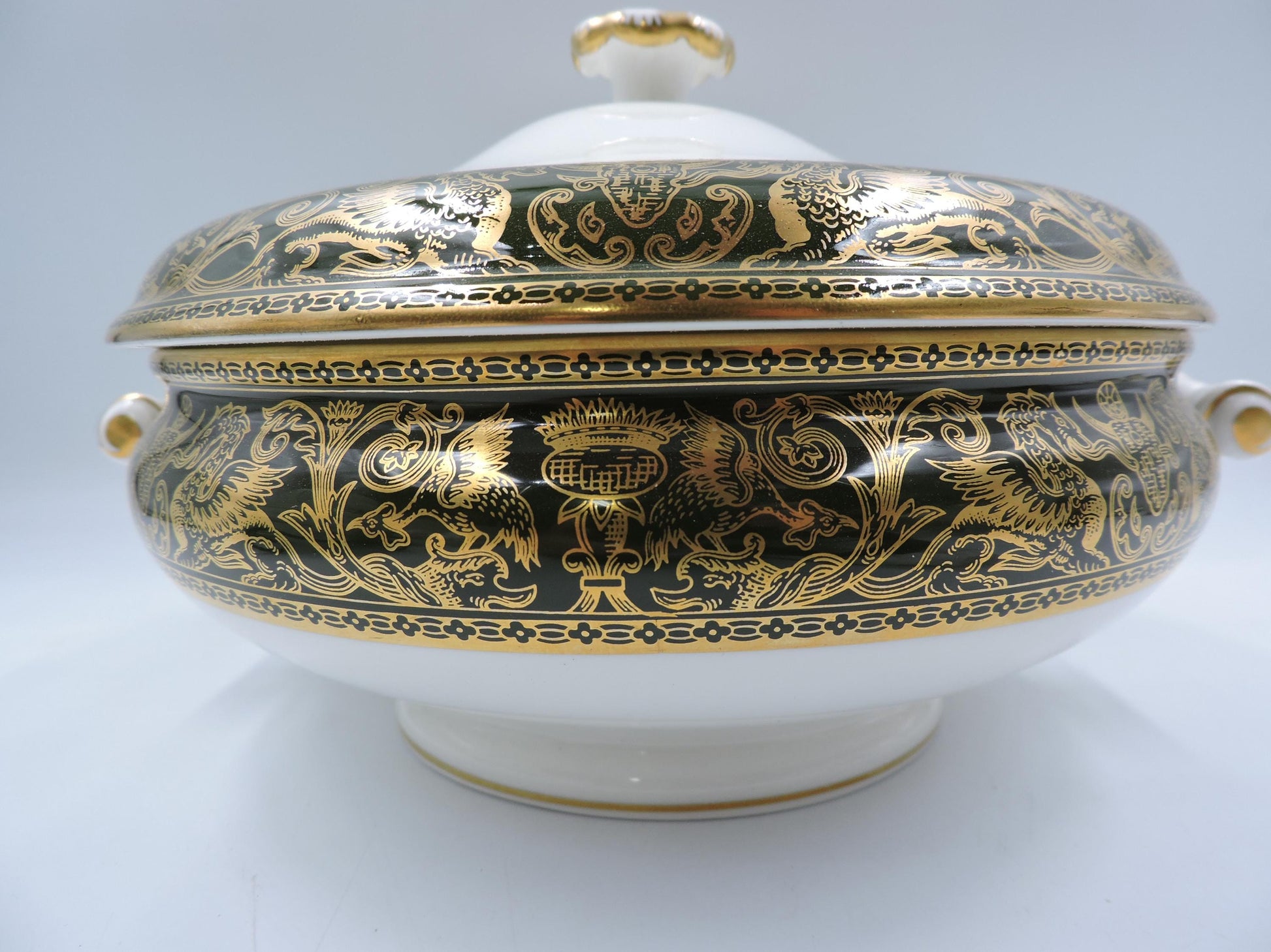 Wedgwood Florentine Green Gold W4170 Round Covered Vegetable Bowl - Crack
