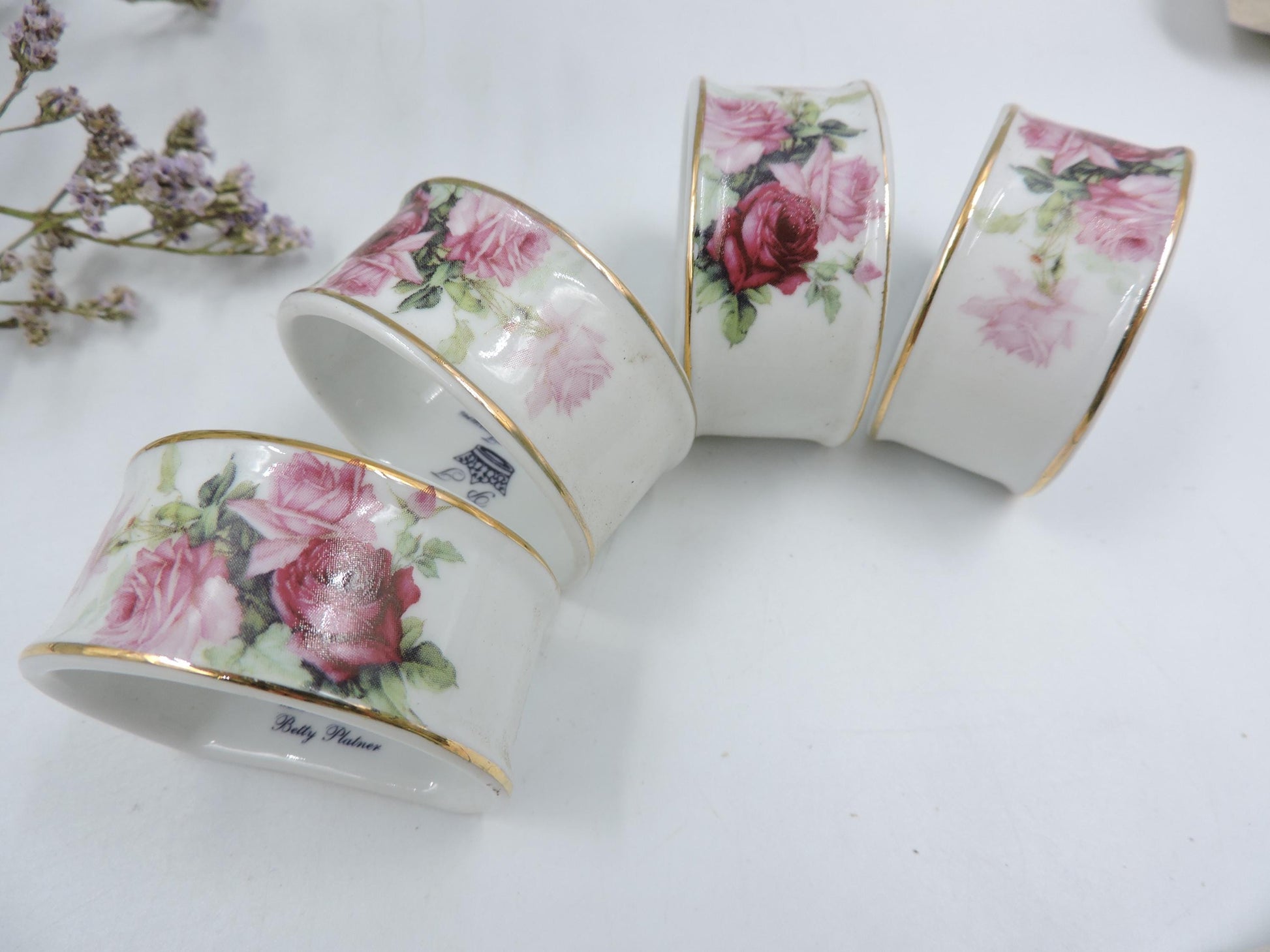 Porcelain Treasures Napkin Holder 4-Piece Set