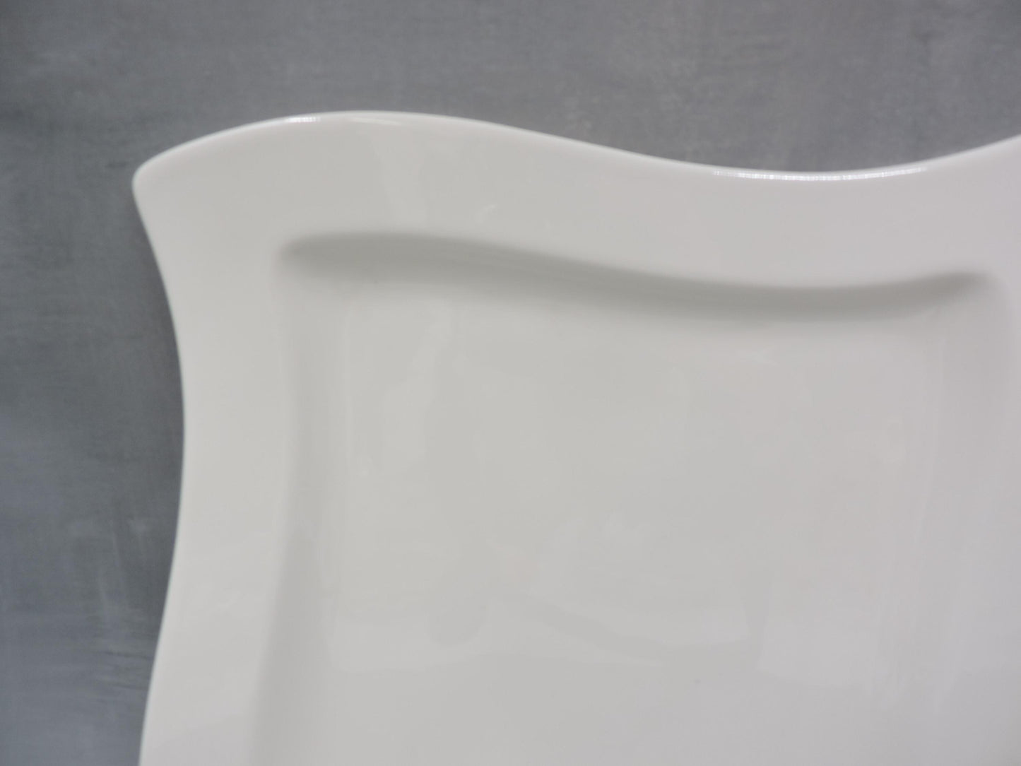 10-2525-2647 Villeroy and Boch New Wave Square Salad Plate