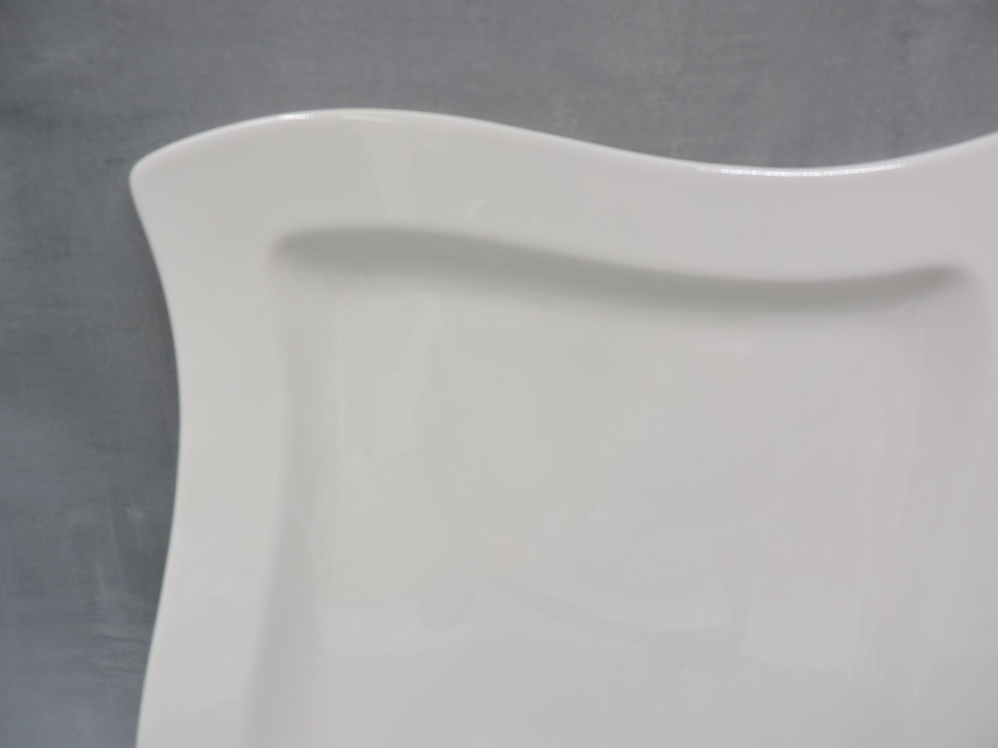 10-2525-2647 Villeroy and Boch New Wave Square Salad Plate