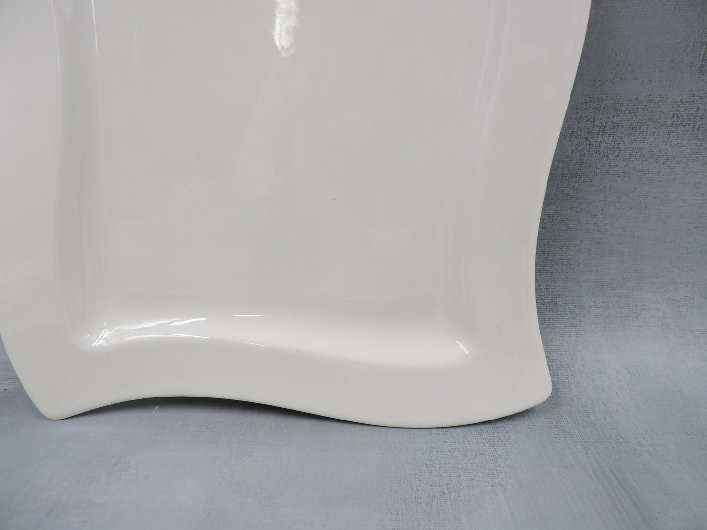 10-2525-2647 Villeroy and Boch New Wave Square Salad Plate