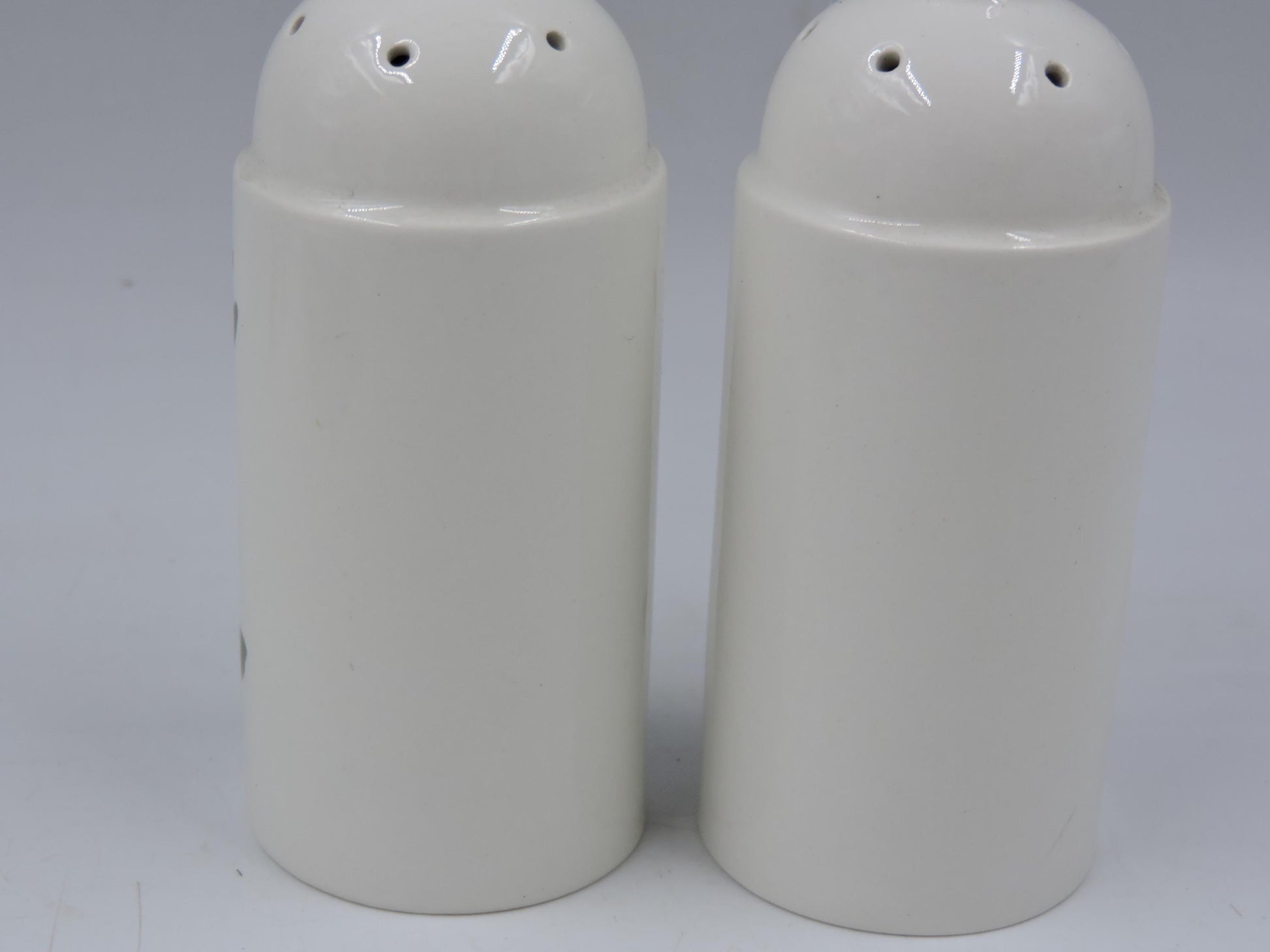 Portmeirion Welsh Dresser Pepper Shaker Set – 4.5" (2 Peppers)