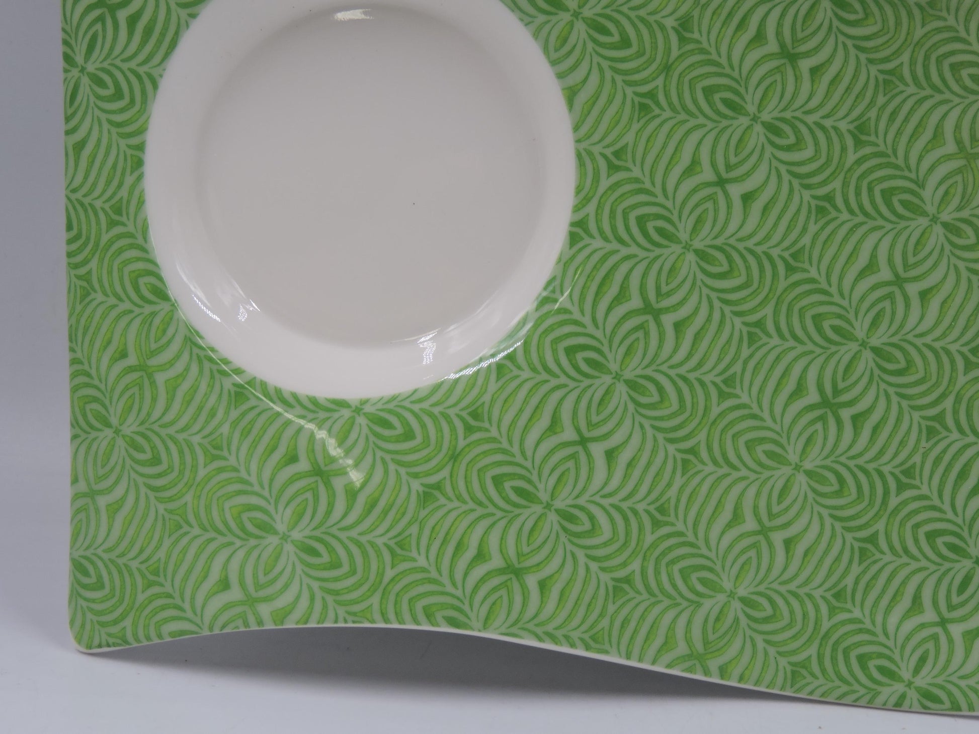 Villeroy & Boch New Wave Caffe Pantaval 8 7/8" Party Plate