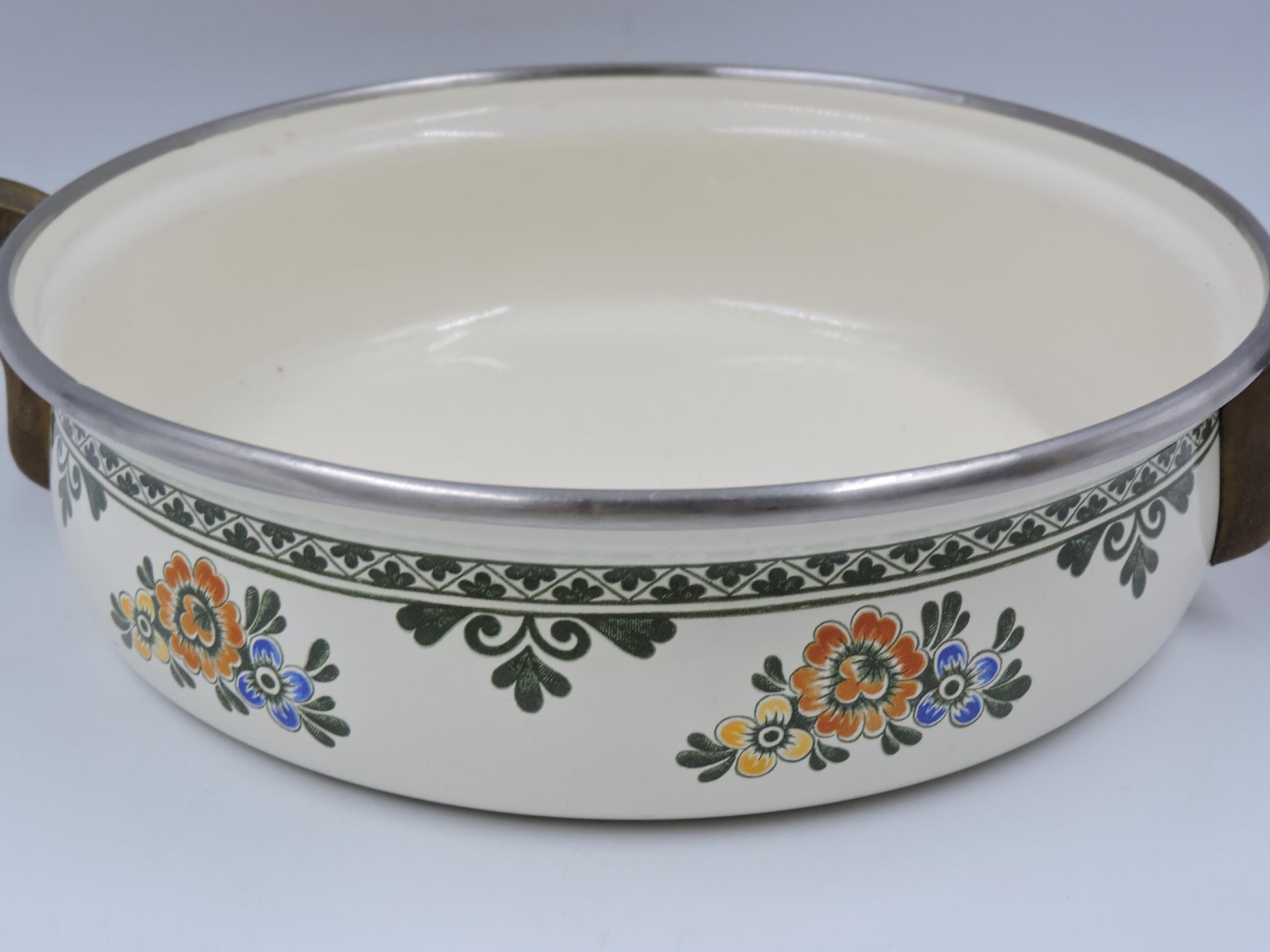 Villeroy & Boch vintage enamel casserole pot