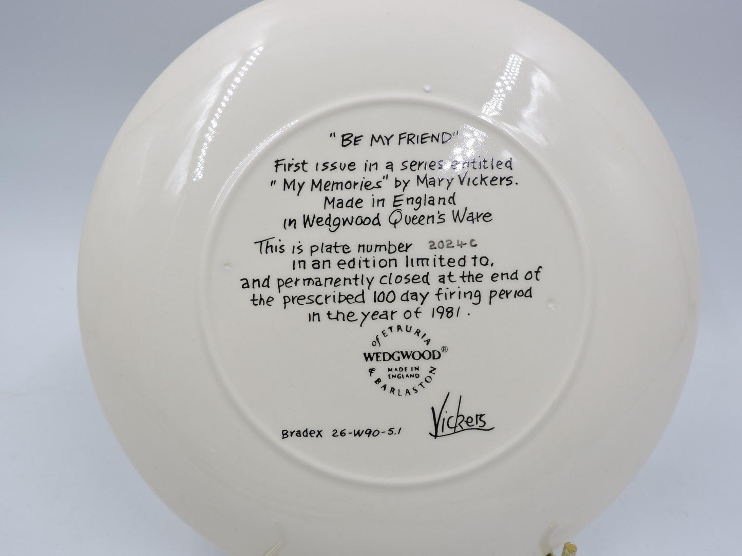 Wedgwood "Be my friend" wall deco plate
