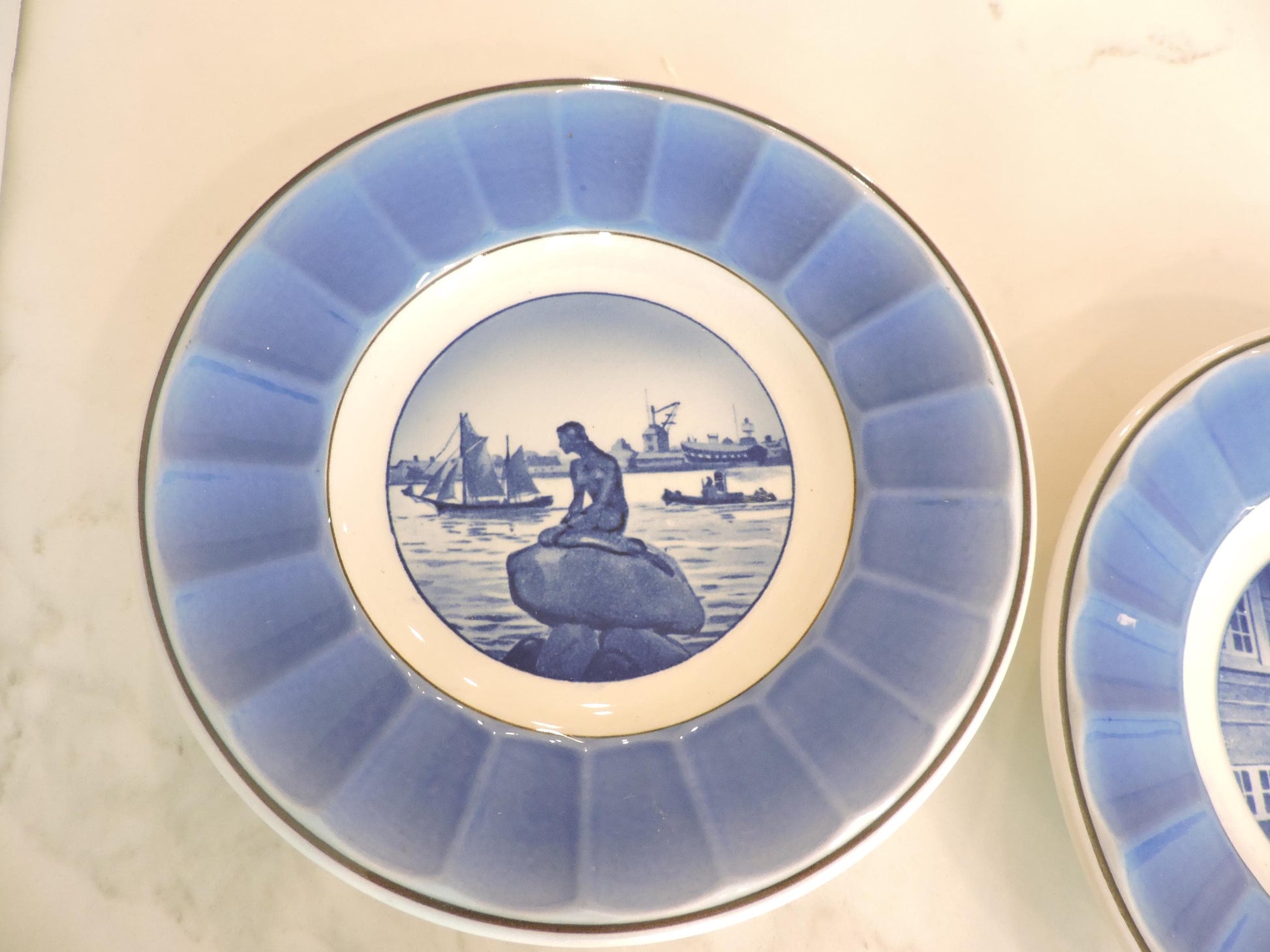 Bing & Grøndahl Vintage Commemorative Plate Set (2pc)