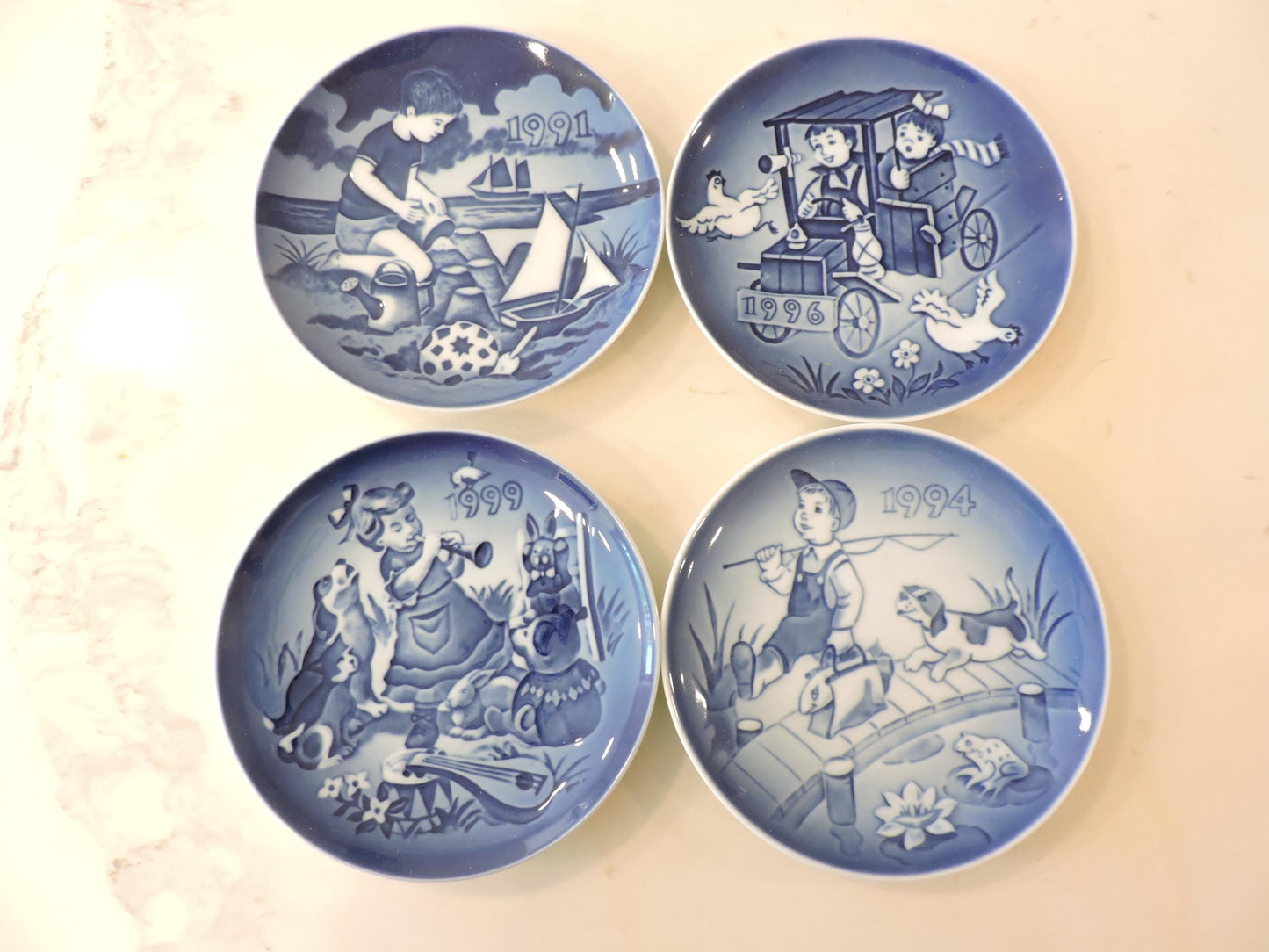 Bing & Grøndahl Vintage Commemorative Plate Set (2pc)