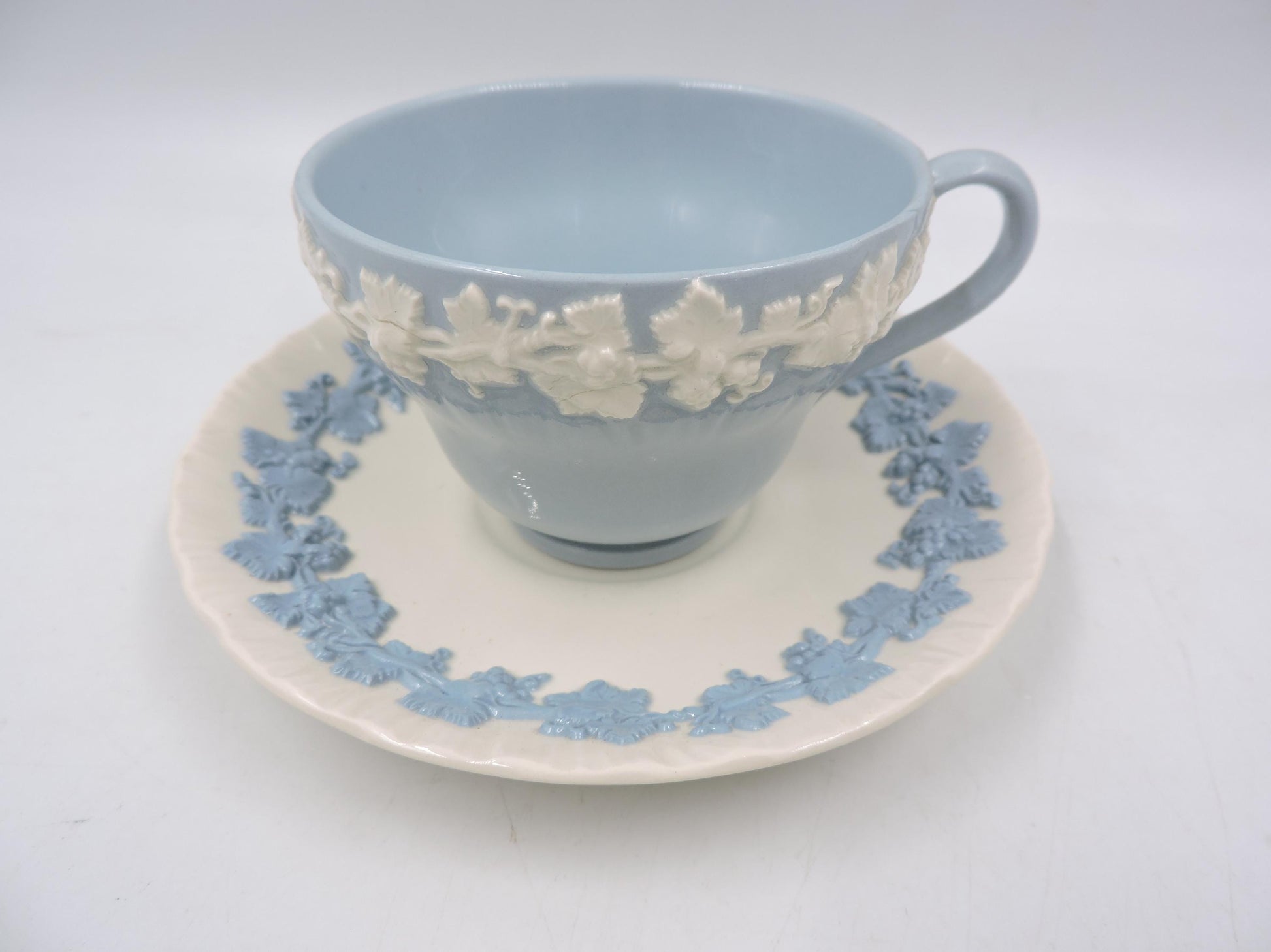 Wedgwood Queensware Mismatched Tea Cup & Saucer Set