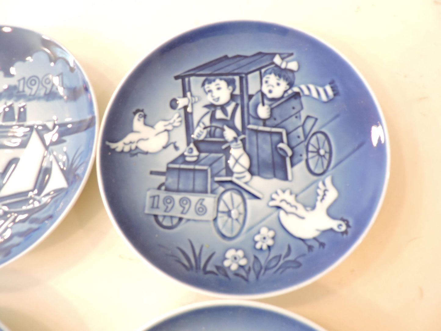 Bing & Grøndahl Vintage Commemorative Plate Set (2pc)