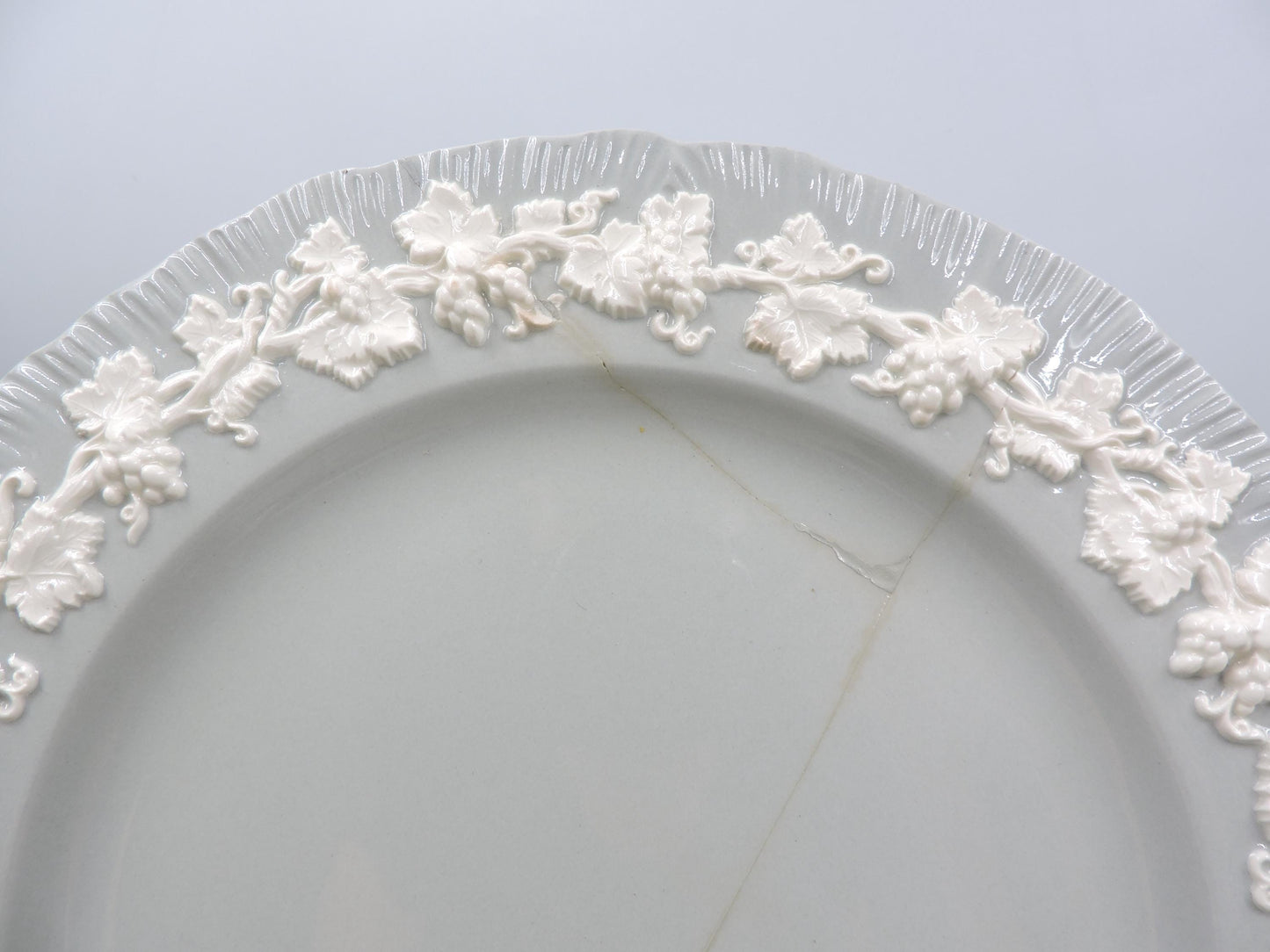 Rare Wedgwood Queensware Grey Shell Edge Staples Repair
