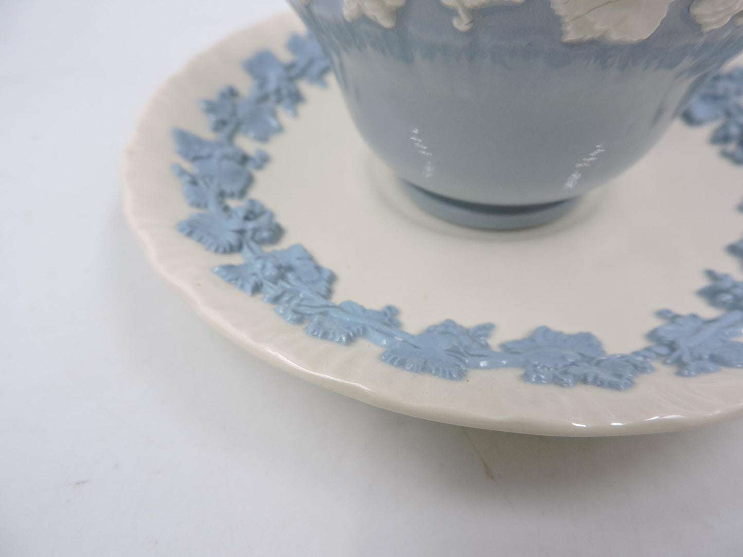 Wedgwood Queensware Mismatched Tea Cup & Saucer Set