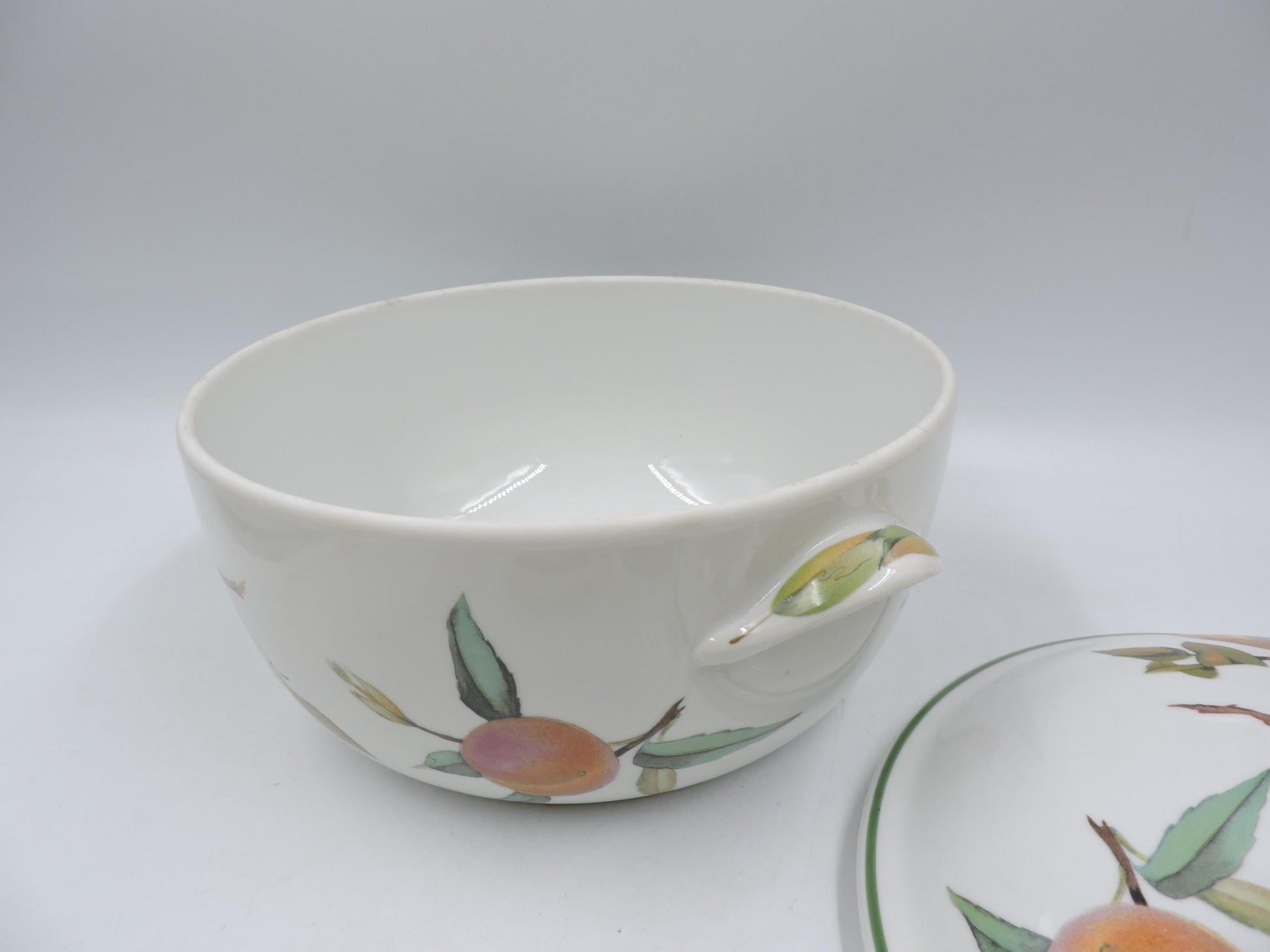 Vintage Royal Worcester Evesham Vale Lidded Casserole Dish (8.5")