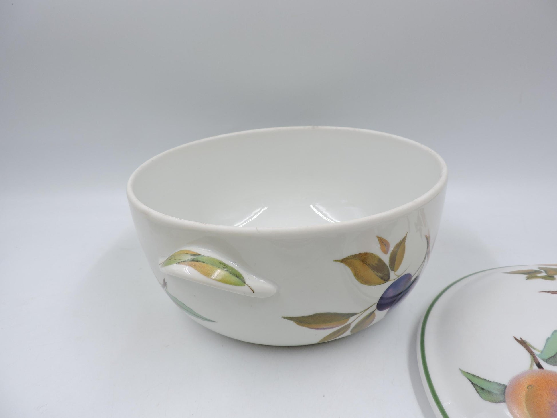 Vintage Royal Worcester Evesham Vale Lidded Casserole Dish (8.5")
