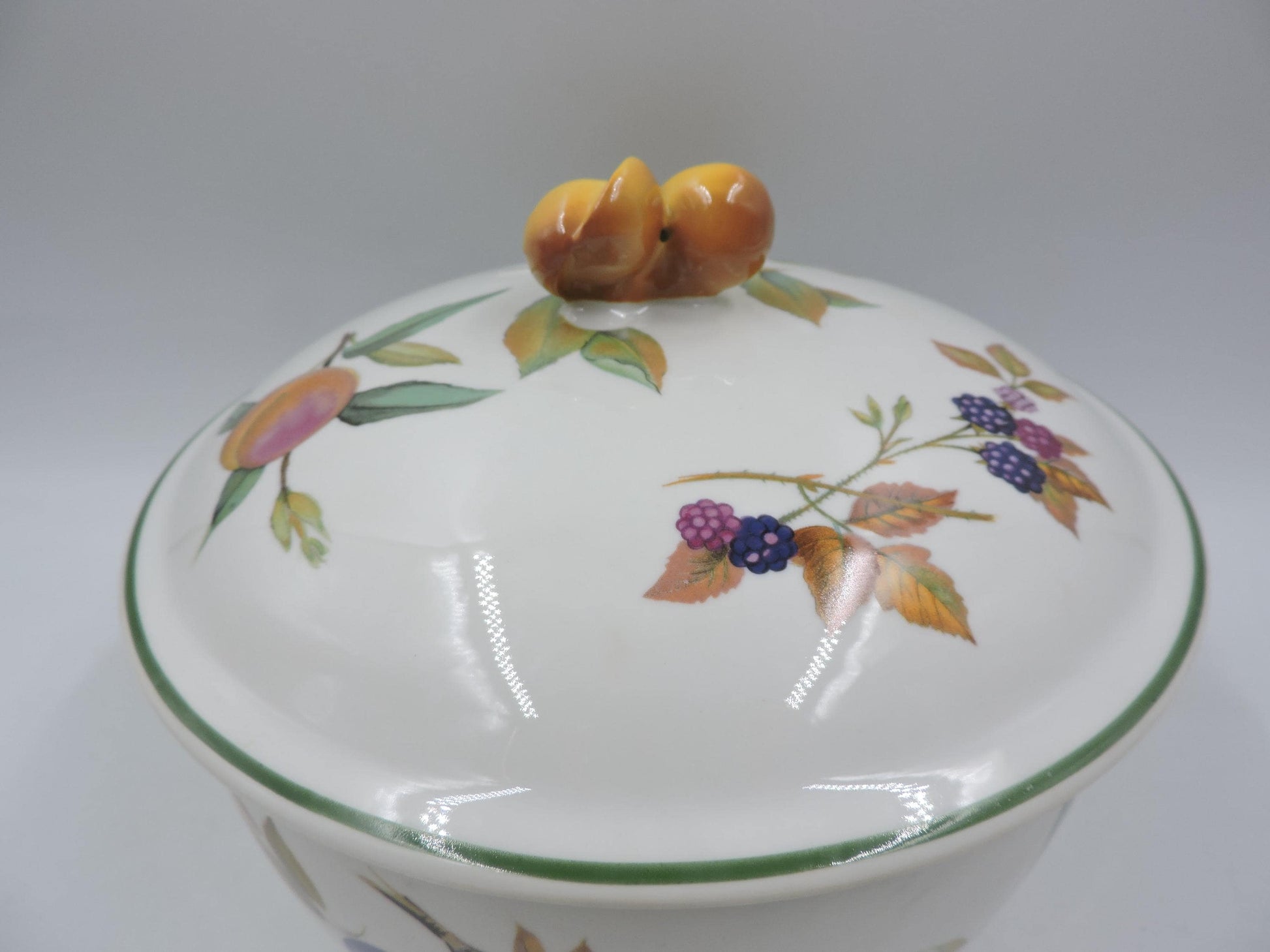 Vintage Royal Worcester Evesham Vale Lidded Casserole Dish (8.5")