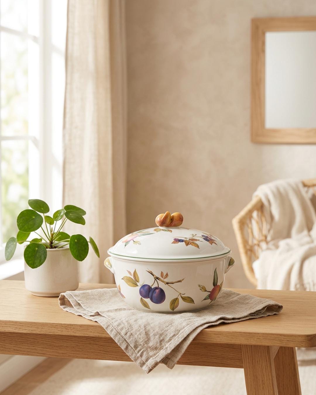 Vintage Royal Worcester Evesham Vale Lidded Casserole Dish (8.5")