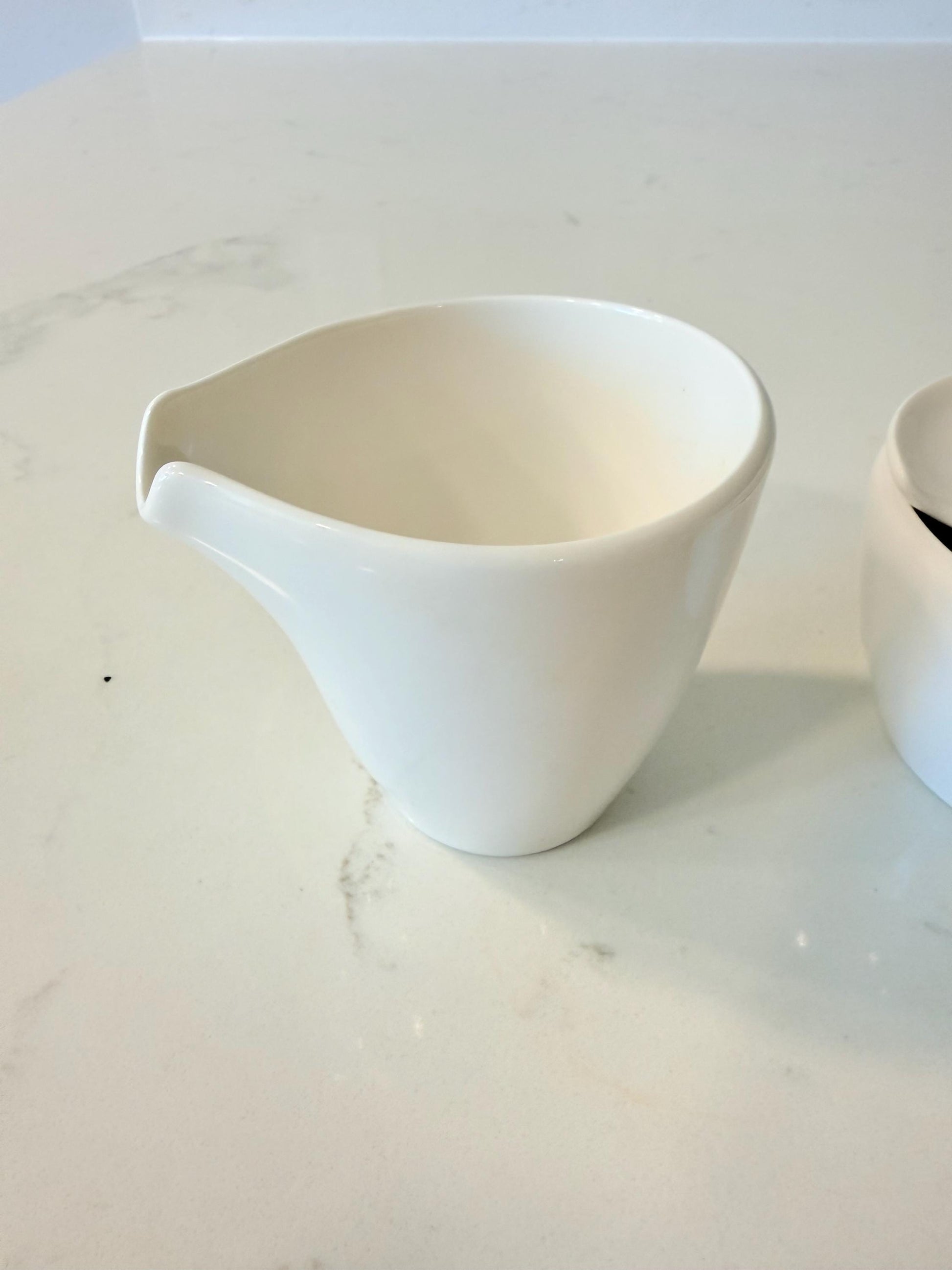 Villeroy & Boch Flow Sugar Bowl , Creamer