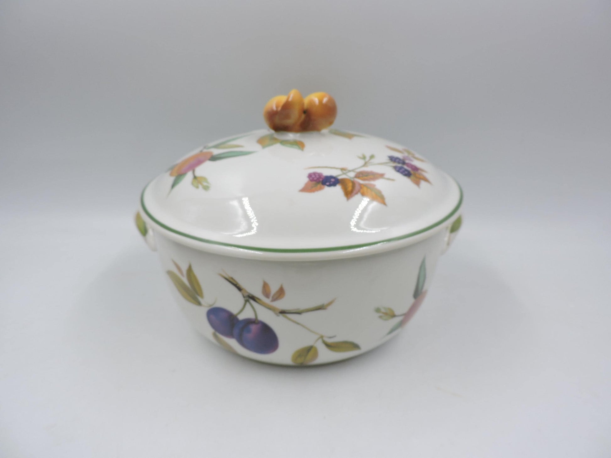 Vintage Royal Worcester Evesham Vale Lidded Casserole Dish (8.5")
