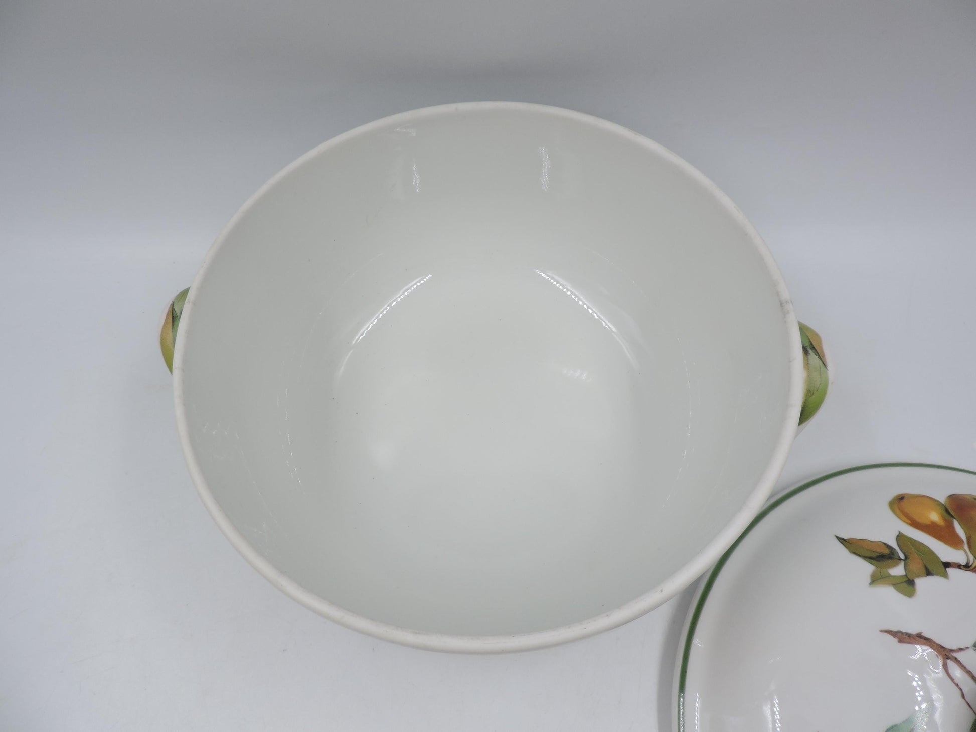Vintage Royal Worcester Evesham Vale Lidded Casserole Dish (8.5")