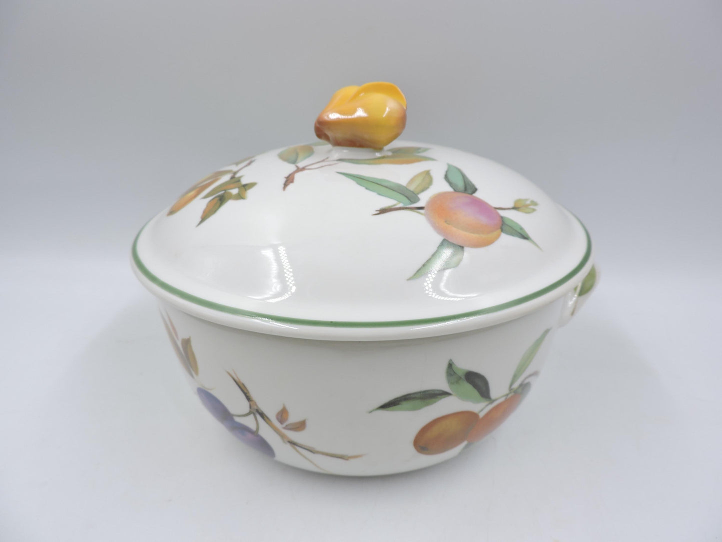 Vintage Royal Worcester Evesham Vale Lidded Casserole Dish (8.5")