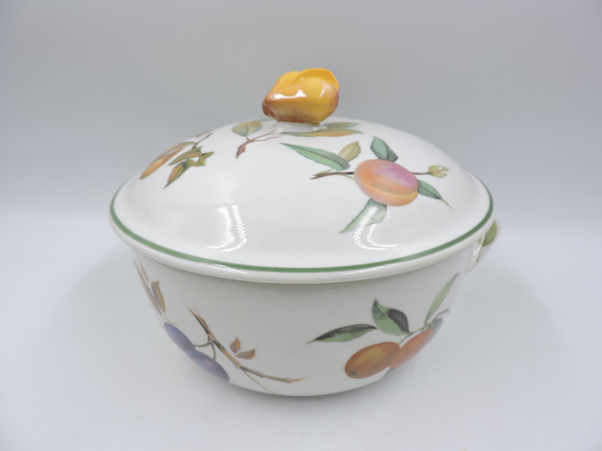 Vintage Royal Worcester Evesham Vale Lidded Casserole Dish (8.5")