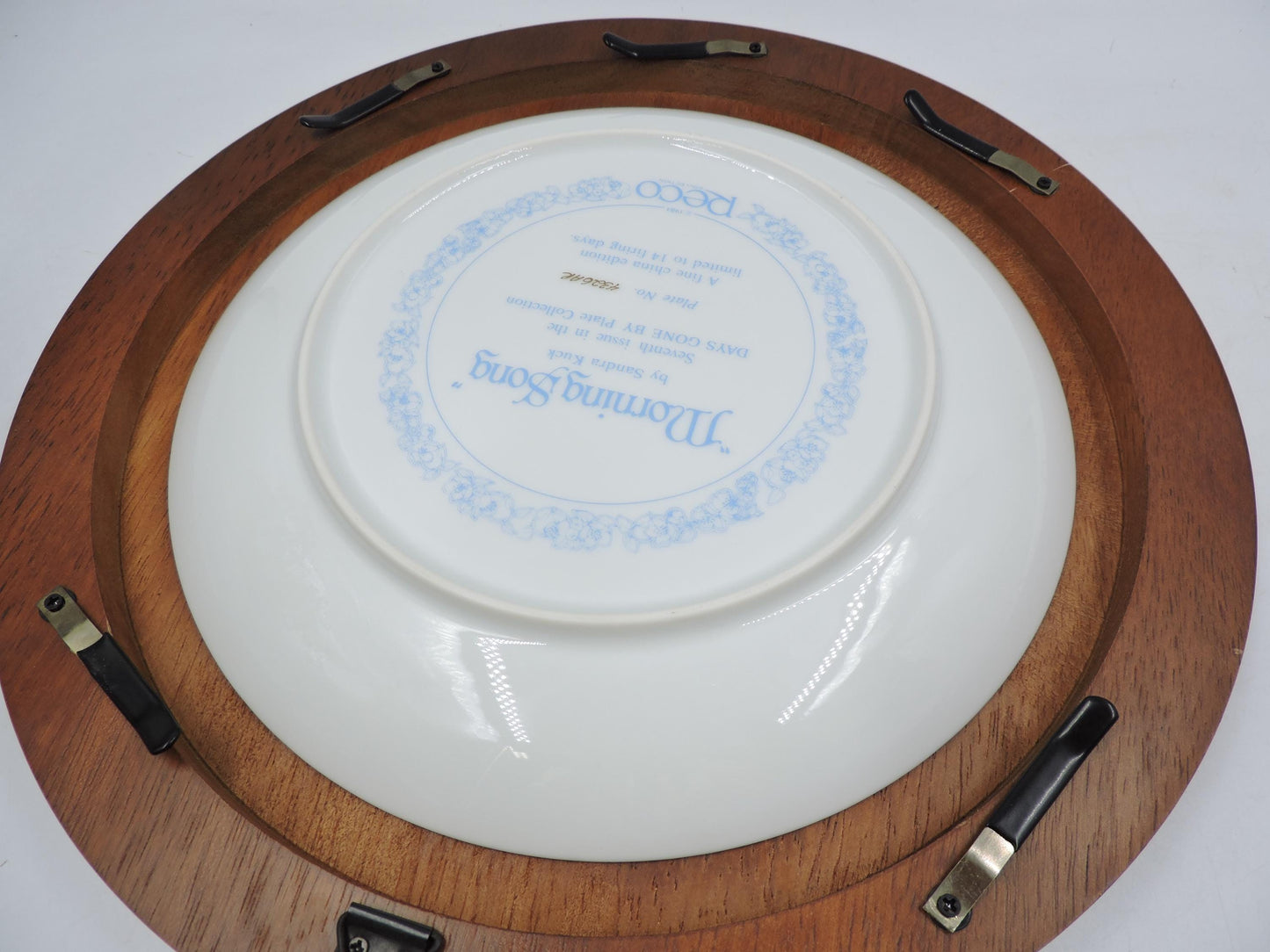 Bard's Wood Collector Plate Frame Holder