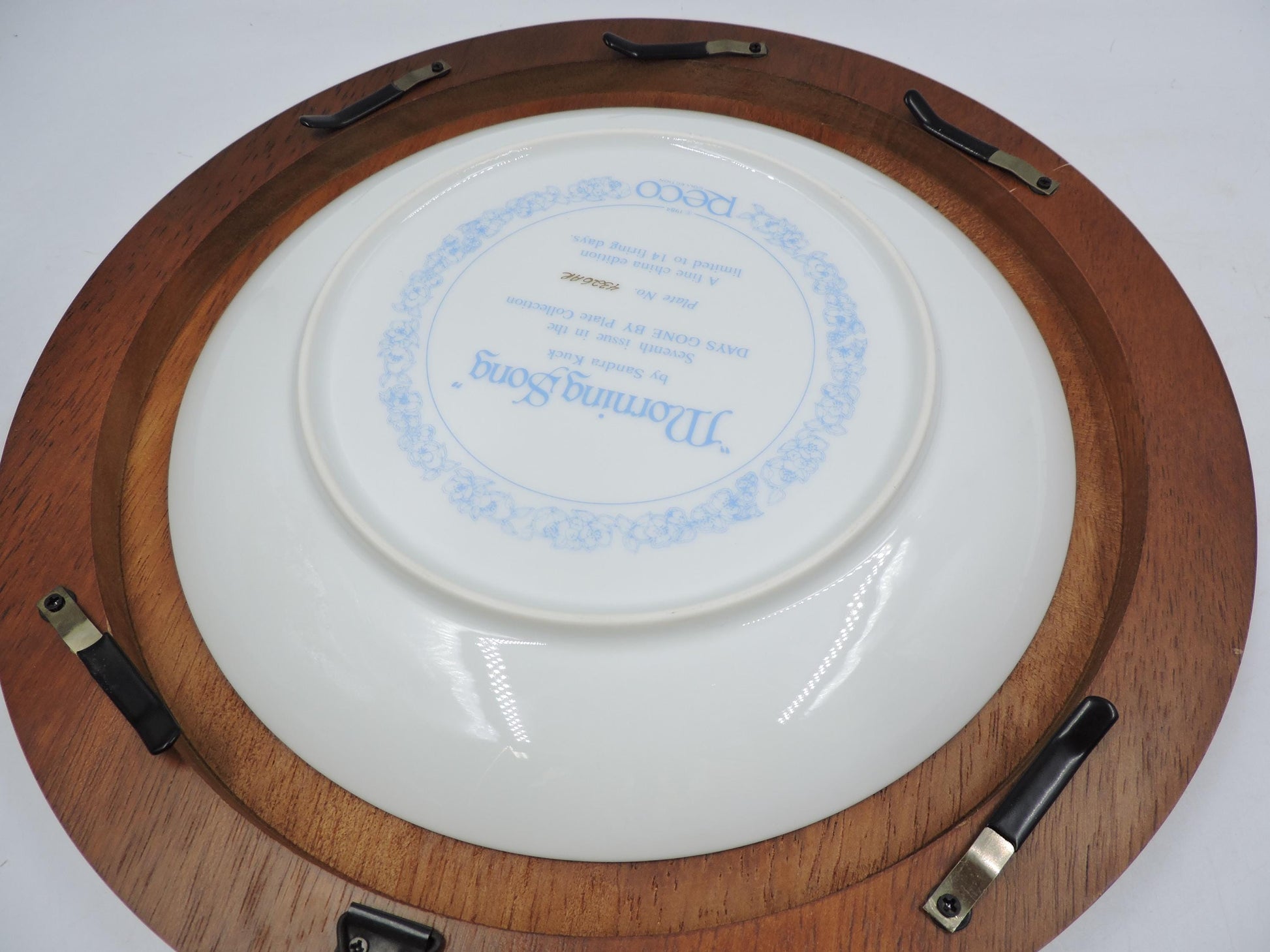 Bard's Wood Collector Plate Frame Holder