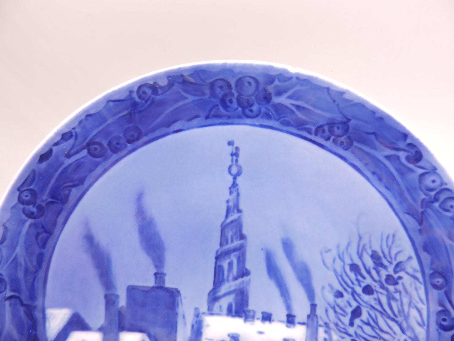 Antique 1917 Royal Copenhagen Jul Christmas Plate